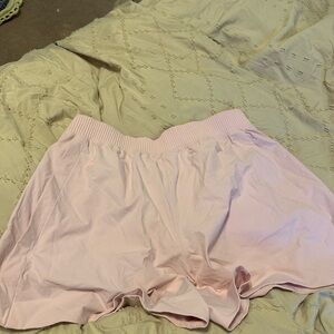 Stretch woven Lululemon shorts